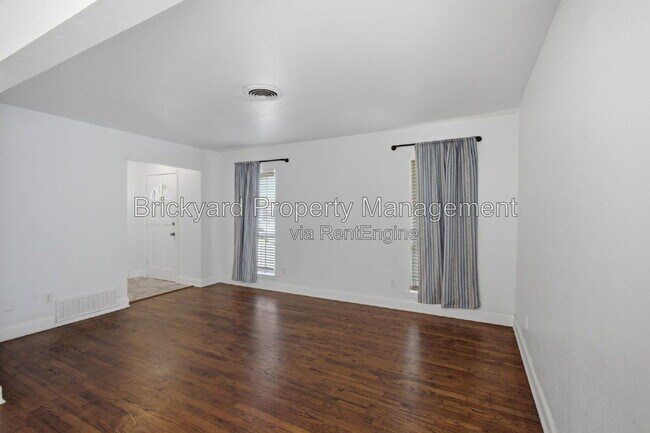 Foto del edificio - 4126 Justice Ln