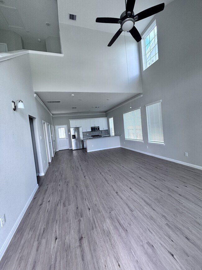 Building Photo - 14305 Port Jackson Dr