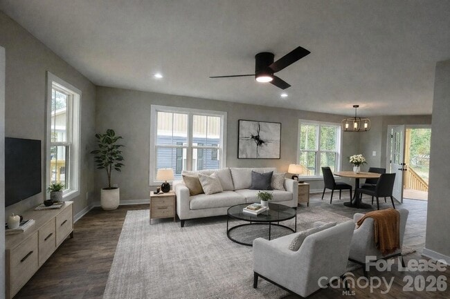 Building Photo - 626 W Bell St