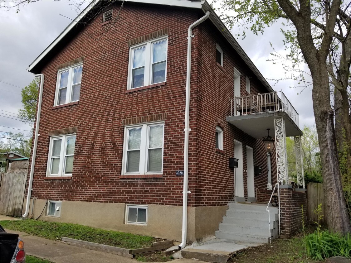 Primary Photo - 3920 Giles Ave