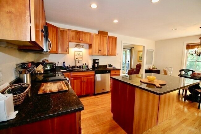 Building Photo - 124 Mt Pleasant Ave