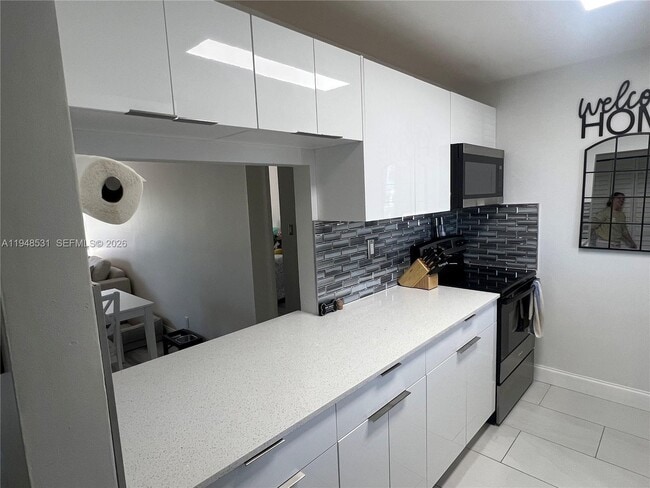 Foto del edificio - 151 Lakeview Dr