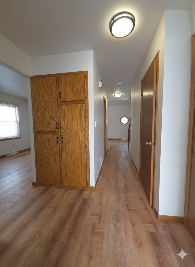 Entryway - 2002 Madera St