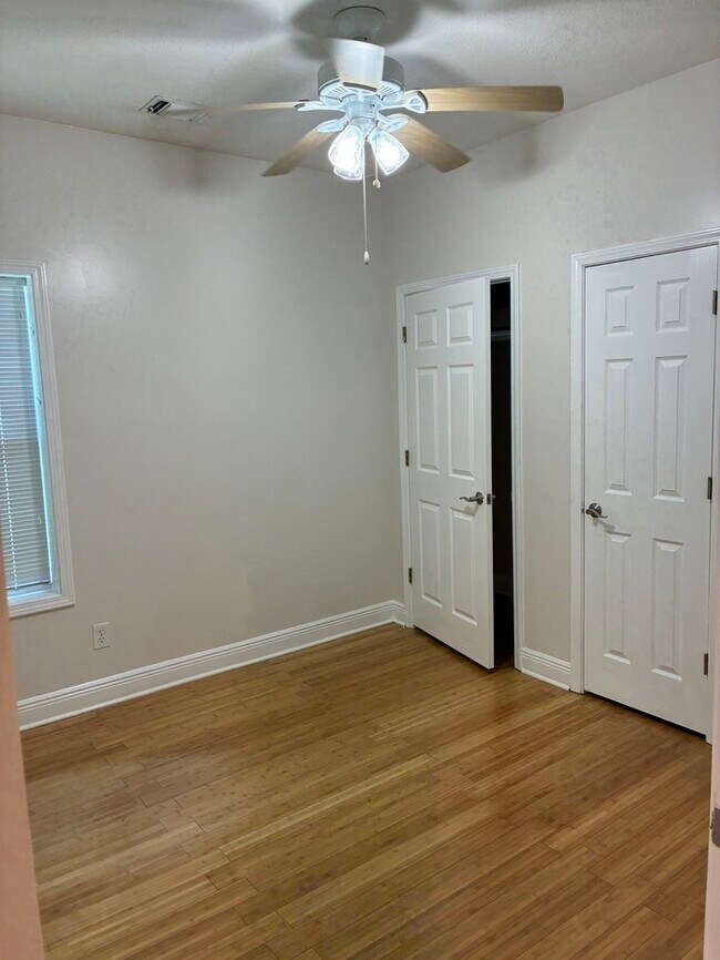 Foto del edificio - Beautiful 2/1 duplex in bay St. Louis