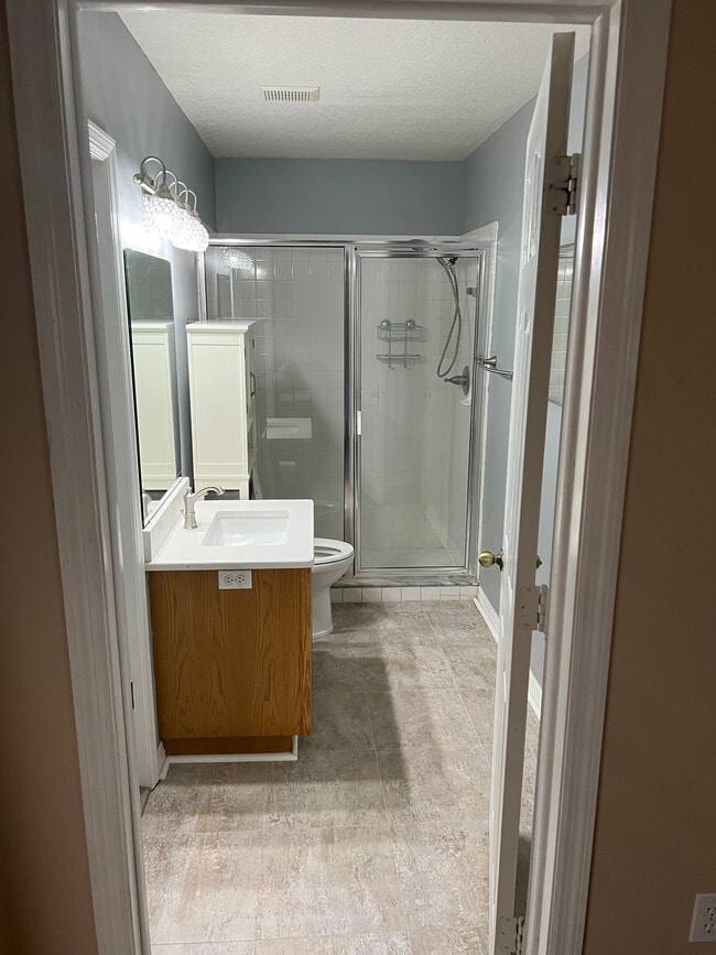 Building Photo - 1617 Broken Branch Dr