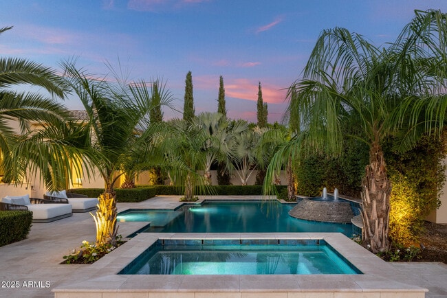 Building Photo - 7730 N Mockingbird Ln