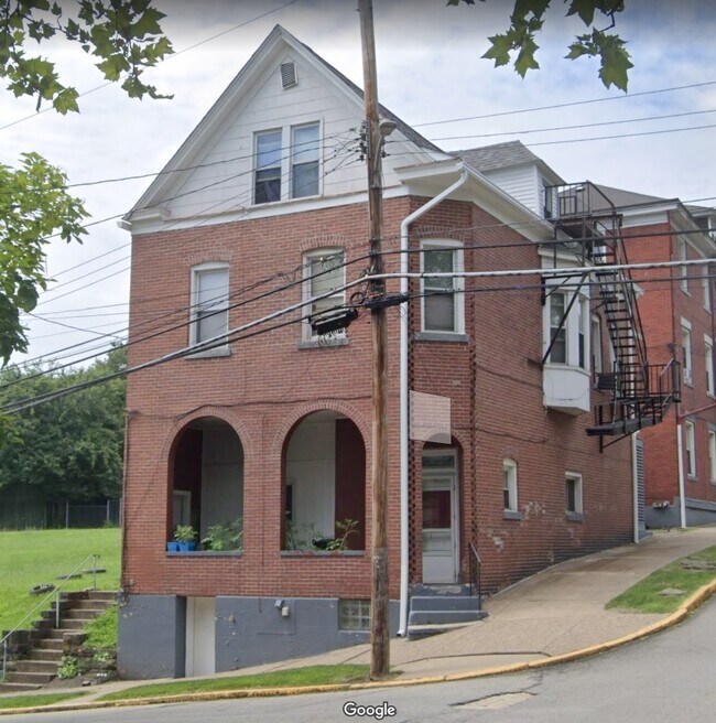 Building Photo - 578 2nd St