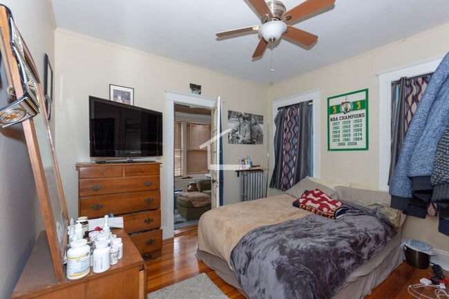 9/1 Renovated 6BR/3BA near Oak Sq, Mass Pike, BC - 9/1 Renovated 6BR/3BA near Oak Sq, Mass Pike, BC Apartment