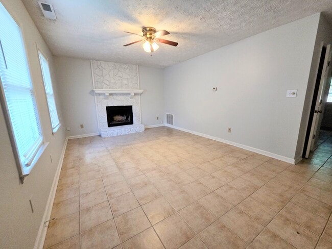 Building Photo - 4438 Coopers Creek Dr SE