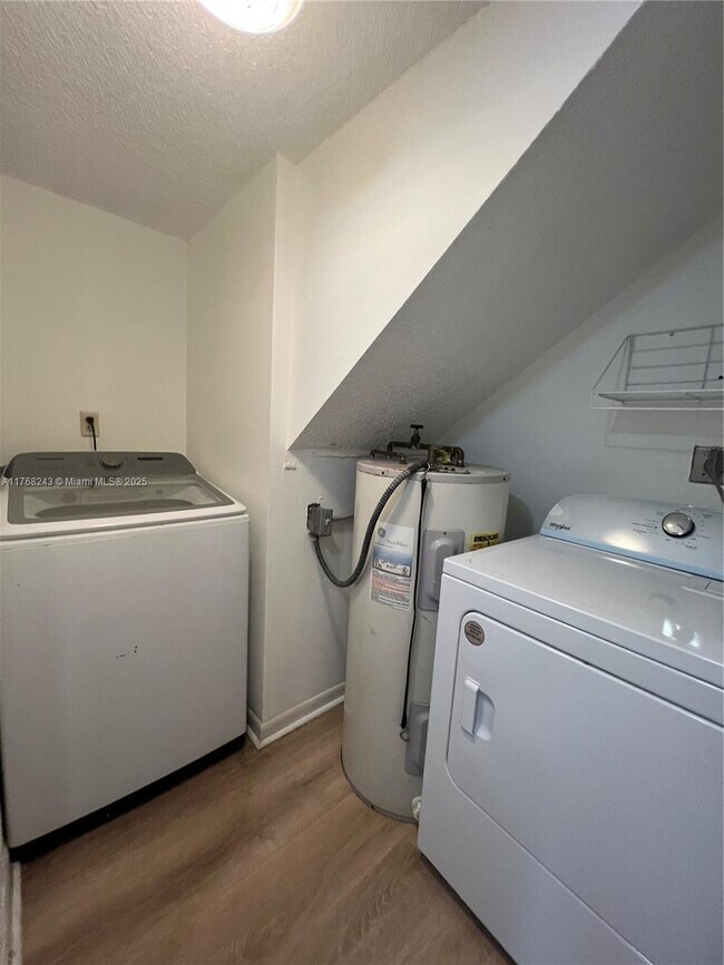Foto del edificio - 6834 SW 128th Pl