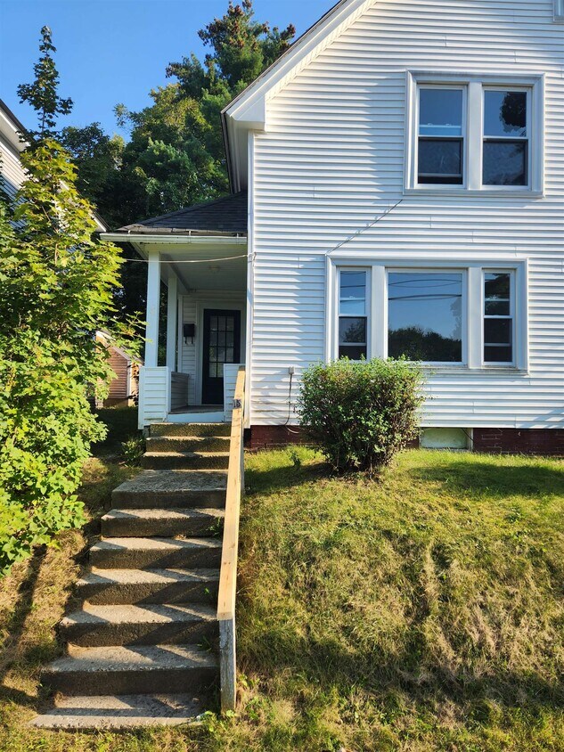 15 Highland St, Concord, NH 03301 Townhome Rentals in Concord NH