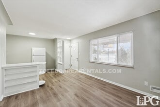 Building Photo - 4231 Harvest Ln Building Photo - 4231 Harvest Ln