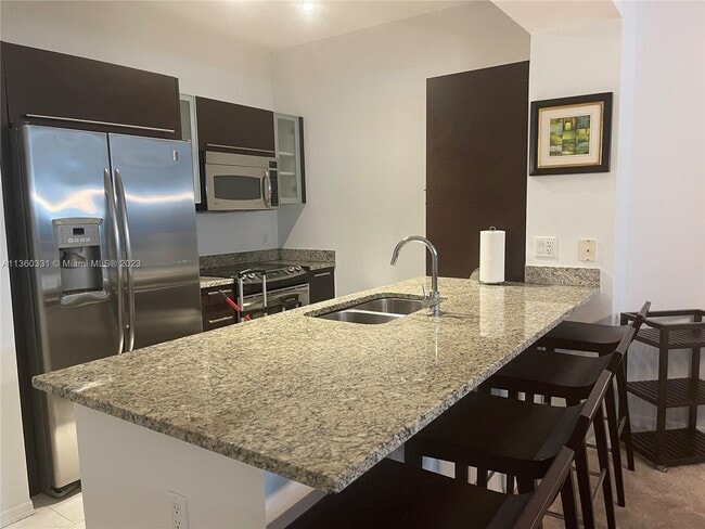 Building Photo - 950 Brickell Bay Dr