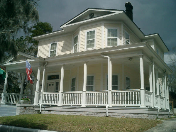 Primary Photo - 904 E Duffy St