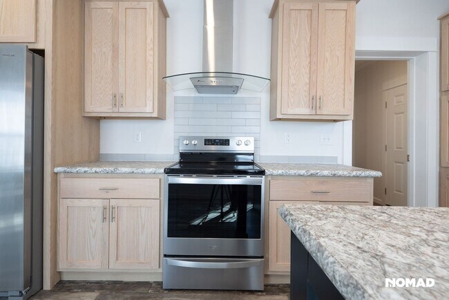 Building Photo - *BRAND NEW* 3 Bedroom Single Family – Mode...