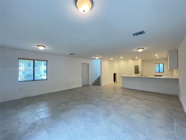 Foto del edificio - 7755 NW 8th Ct