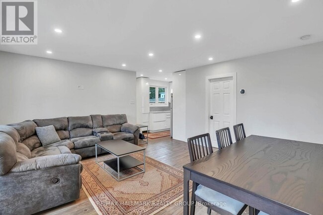 Building Photo - 2518 Thorson Ave