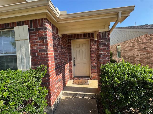 Foto del edificio - 8831 Holliday Ln