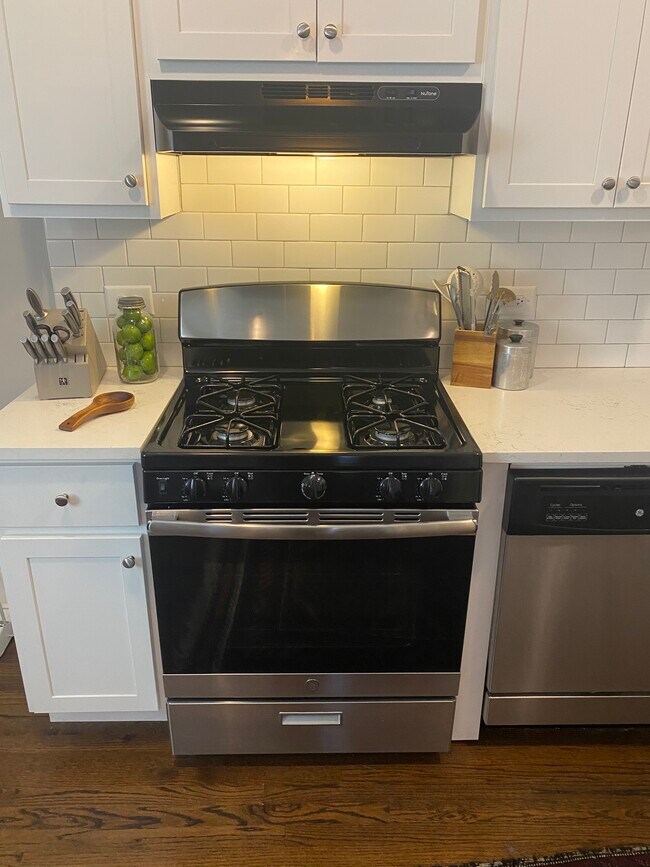 Kitchen 2 - 411 S Taylor Ave