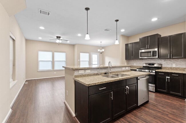 Photo - 17120 Wilthorne Gardens Ct Apartment