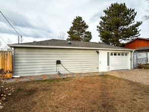 Building Photo - 1611 Carr St