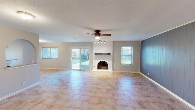 Building Photo - 10214 Missel Thrush Dr