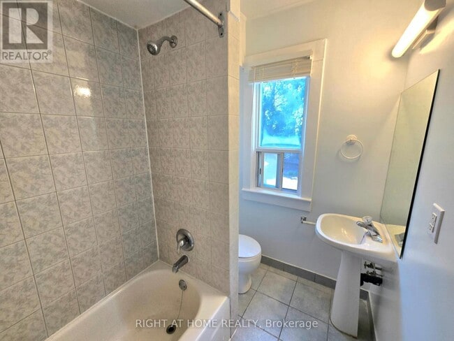 Building Photo - 344 Glebeholme Blvd