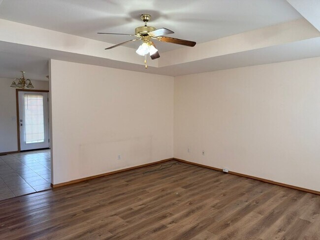 Foto del edificio - All brick 3 bed 2 bath in SE Springfield