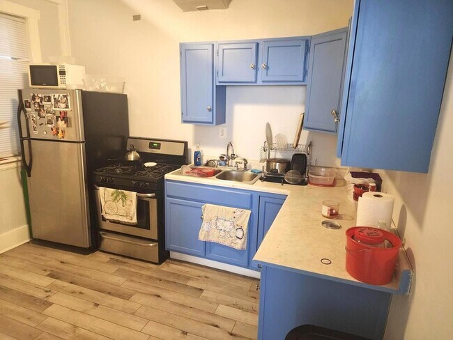 Foto del edificio - 3301 W Potomac Ave