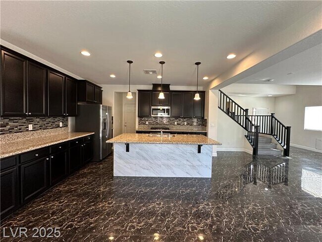 Building Photo - 7726 Pyrenees Park Dr