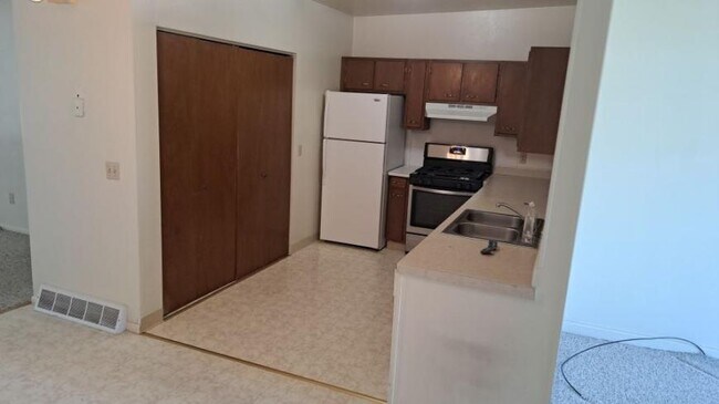 Foto del edificio - 3 bedroom in Billings MT 59102