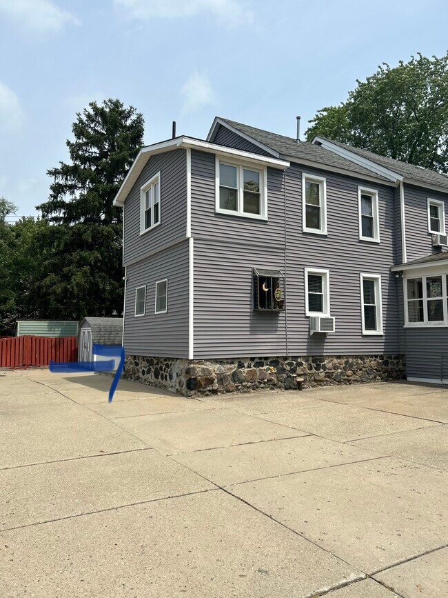 Foto del edificio - 711 Starkweather St