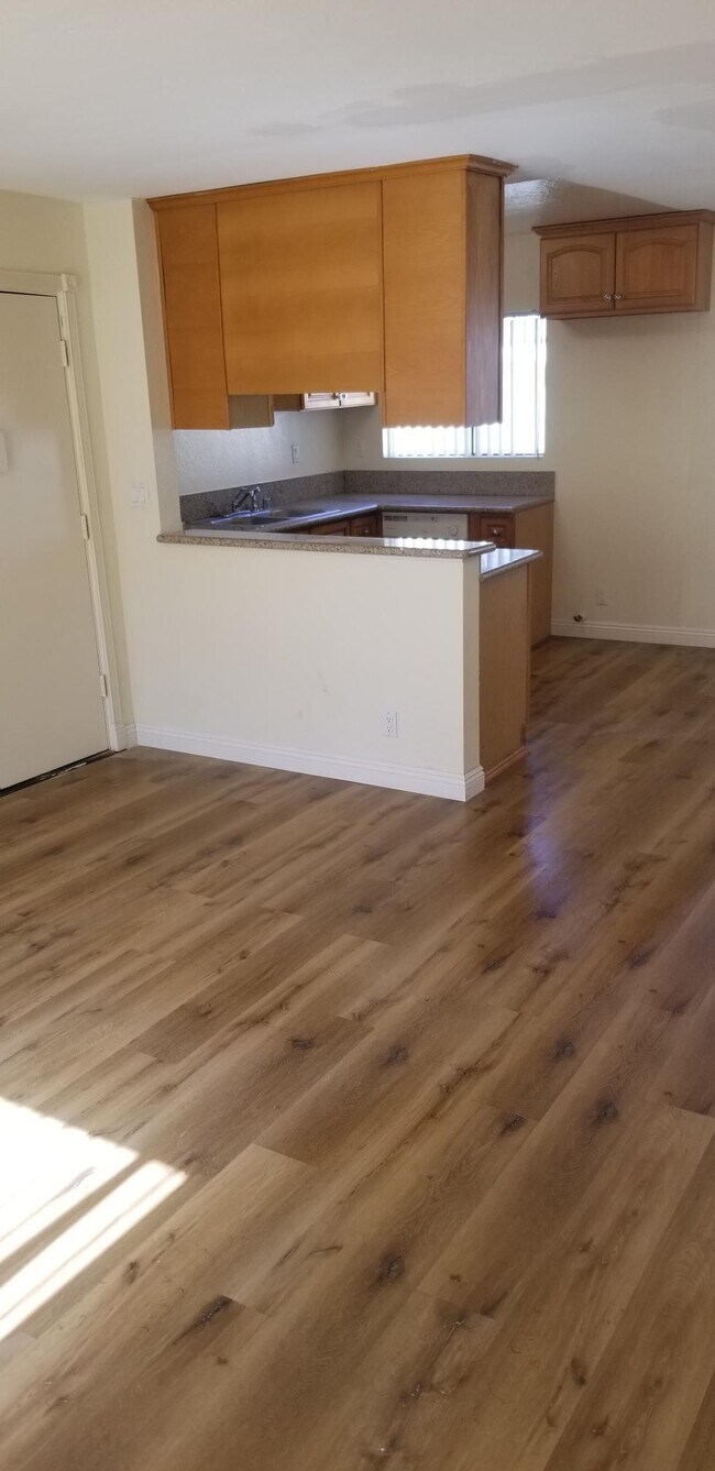 Foto del edificio - 1147 Elm Ave