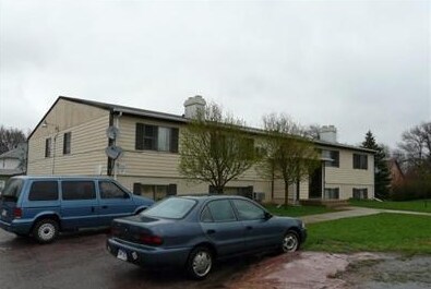 Primary Photo - 912 E 3rd St