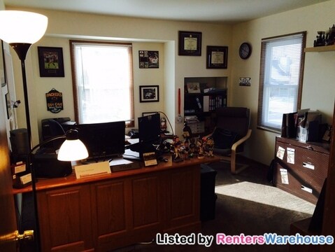 Building Photo - 376 Thomas Dr