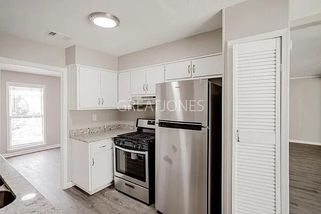 Building Photo - 134 Sycamore Ct