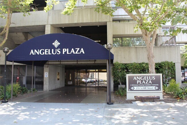 Foto del edificio - 255 S Hill St