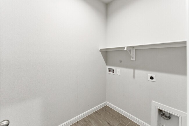 Foto del edificio - 9749 Serviceberry Ln