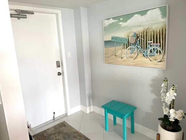 Building Photo - 801 S Ocean Dr
