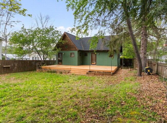 Building Photo - 318 Sulphur Springs Rd