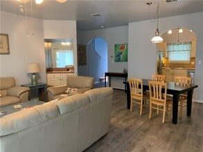 Building Photo - 15325 Bonasse Ct