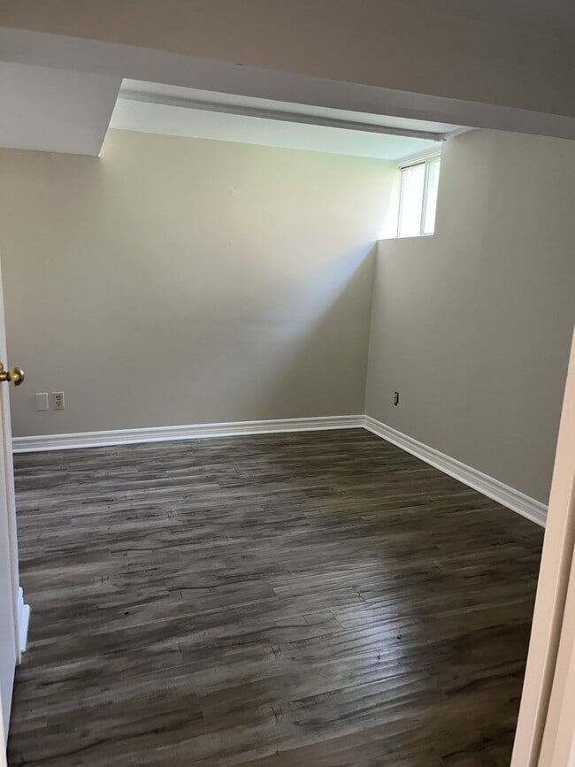 Building Photo - 381 D'Arcy St