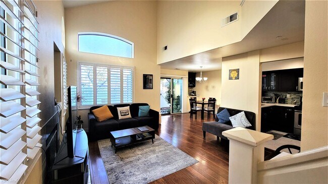 Foto del edificio - 3 br, 3 bath Townhome - 5675 Snowflake Common