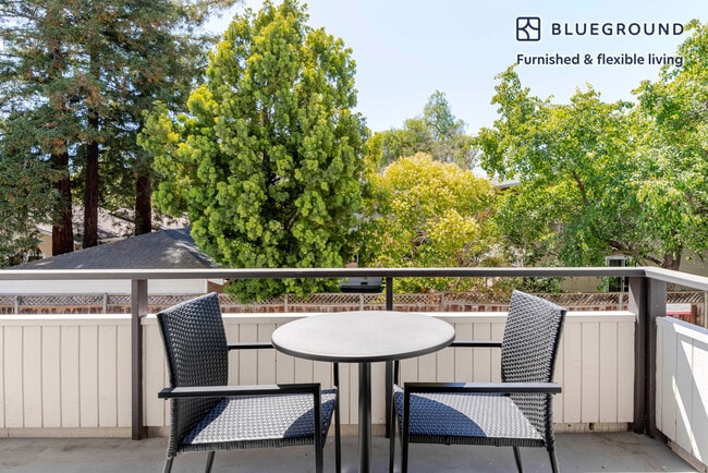 Building Photo - 2721 Midtown Ct