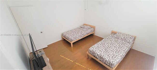 Foto del edificio - 320 SW 26th Rd