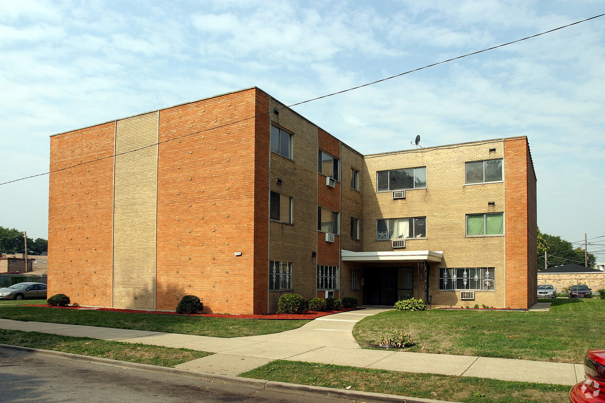 Primary Photo - 8740 S Dauphin Ave