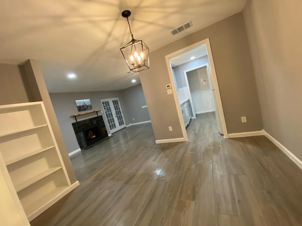 Foto principal - 3929 Tanglewilde St