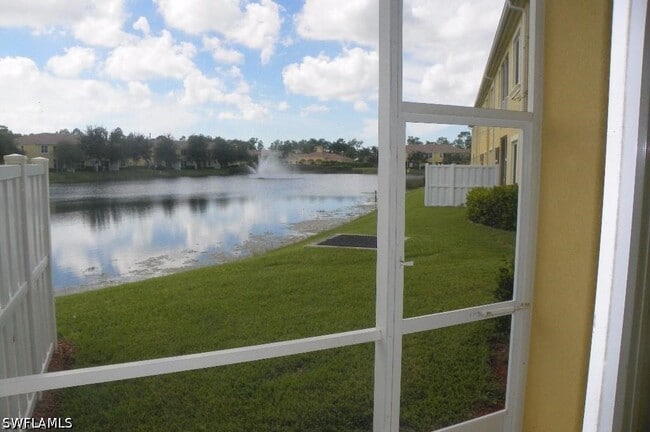 Building Photo - 1400 Mariposa Cir