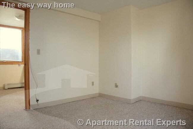 Building Photo - Allston / Cambridgeport - Renovated 4 Bed ...