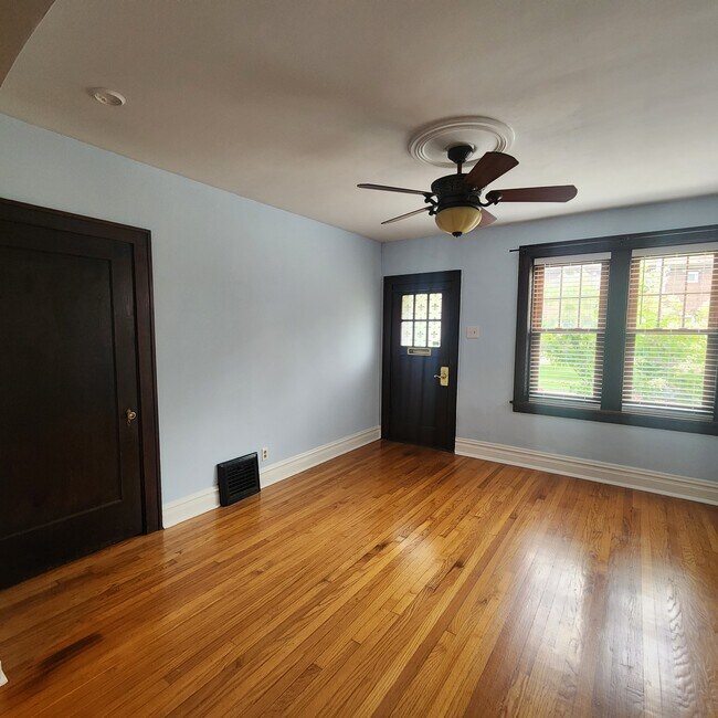 Foto del edificio - 3974 Bowen St